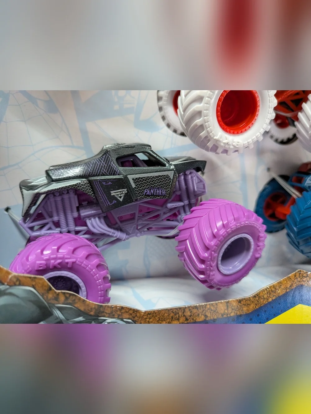 Monster Jam Marvel Heroes Target Exclusive Captain America Spiderman Iron Man